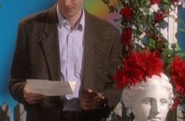 Aufnahmen eines alten Films, der einen Moderator Schauspieler im Theater zeigt