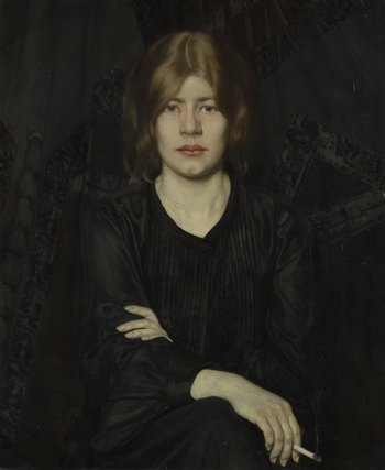 Porträt einer Dame mit Zigarette vor schwarzem Grund