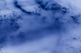 Wolfgang Tillmans, Freischwimmer 234, 2024 blaue Fläche mit fluidartigen Bewegungen