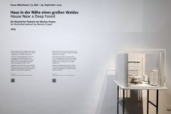 Focus Albertinum: Haus in der Nähe eines großen Waldes