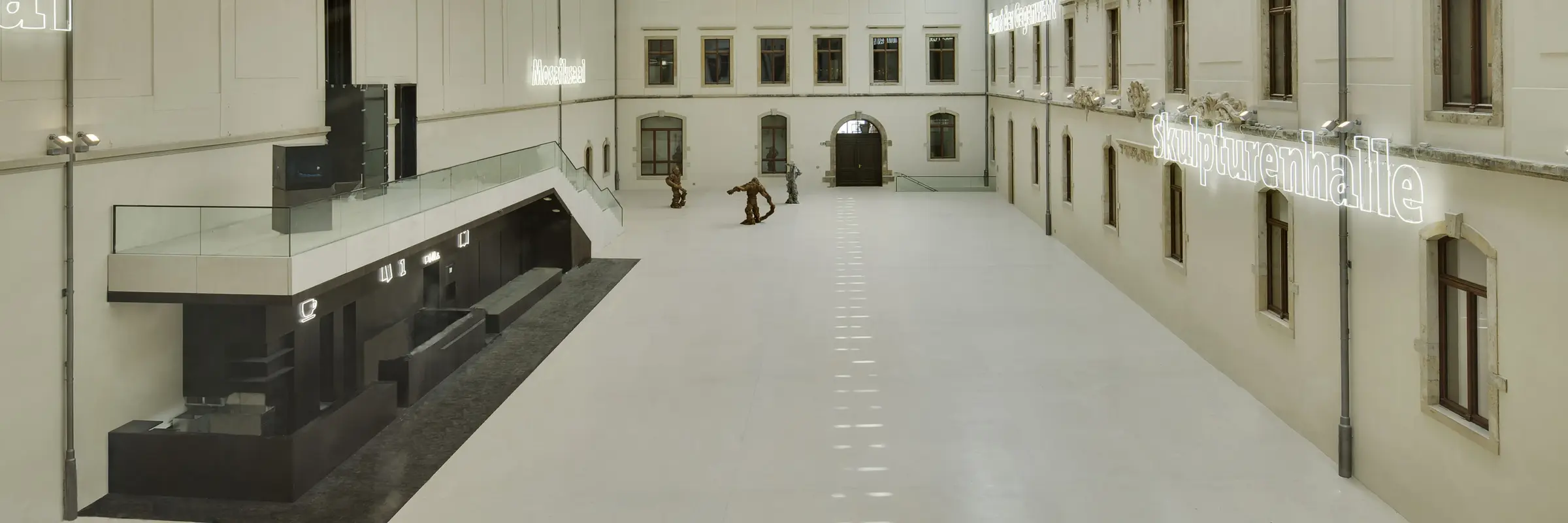 Einblick in den Lichthof des Albertinum
