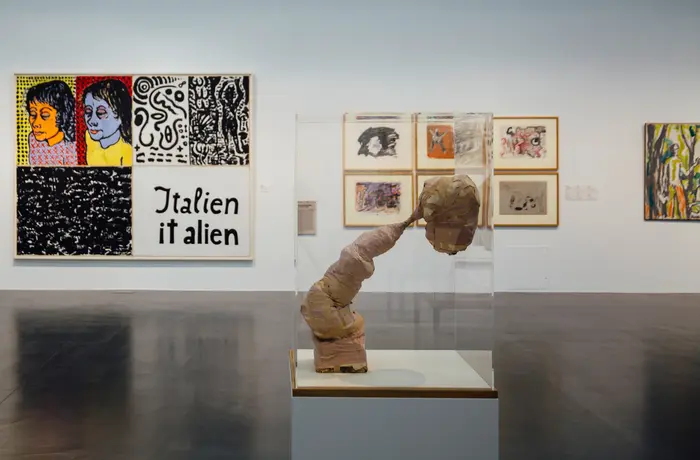 Ausstellungsansicht: A.R. Penck „Ich aber komme aus Dresden (check it out man, check it out)."