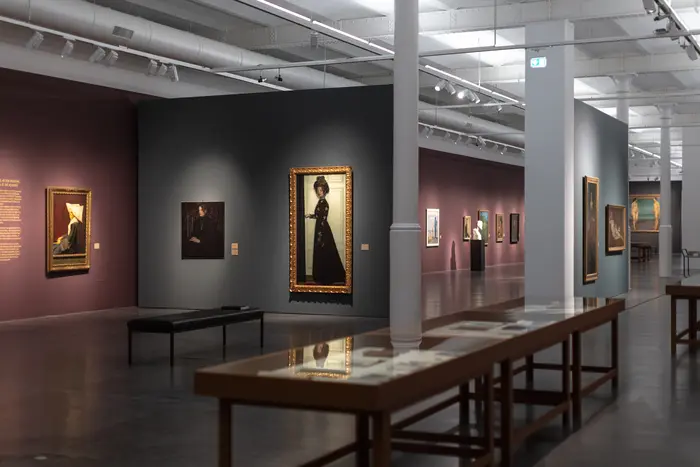 Ausstellungsansicht "Weltflucht und Moderne Oskar Zwintscher in der Kunst um 1900"